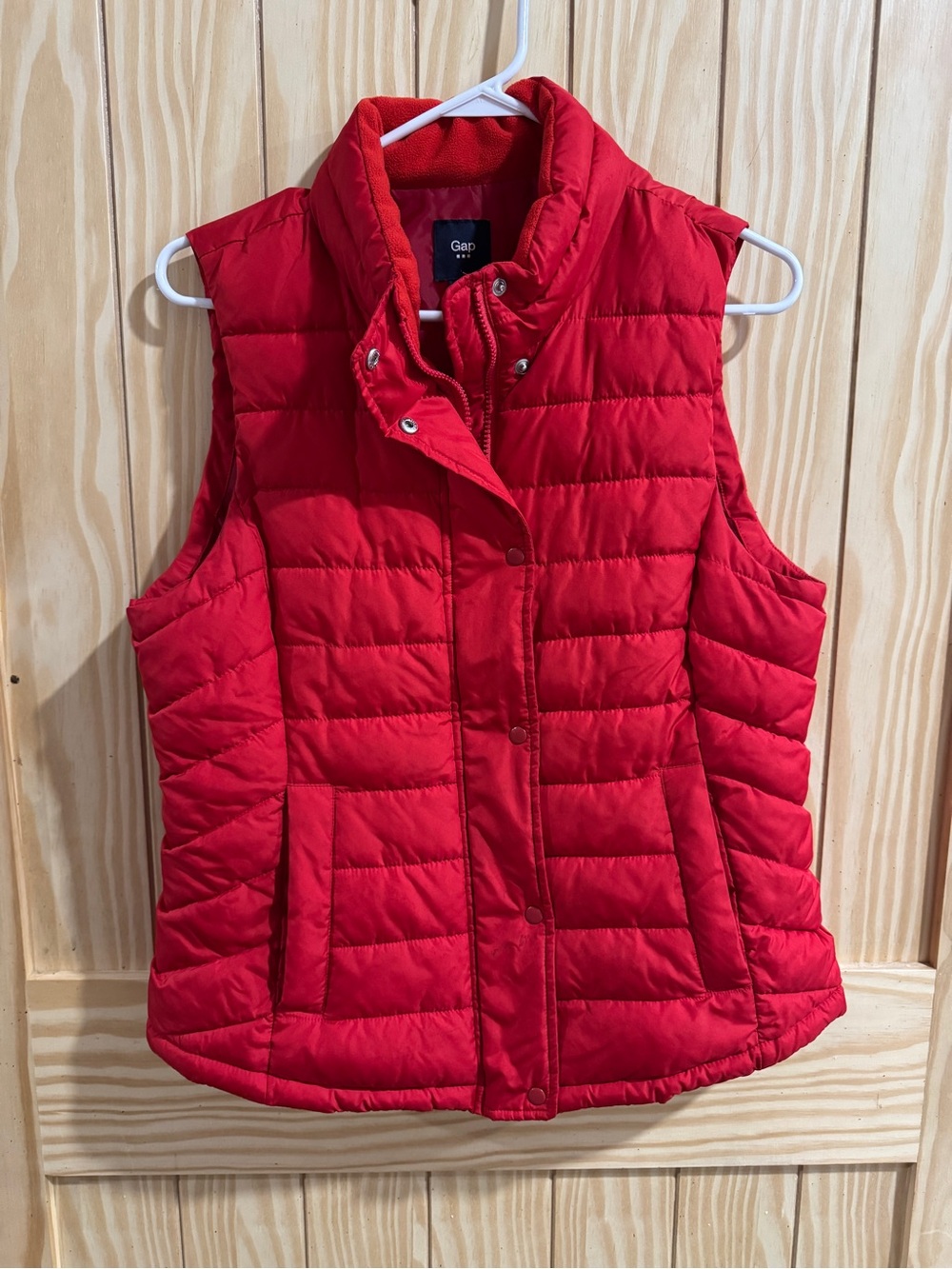 Gap Red Puffer Vest— Women’s Medium